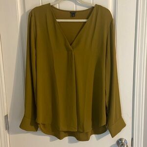 Ann Taylor Olive Green V-Neck Long Sleeve Blouse